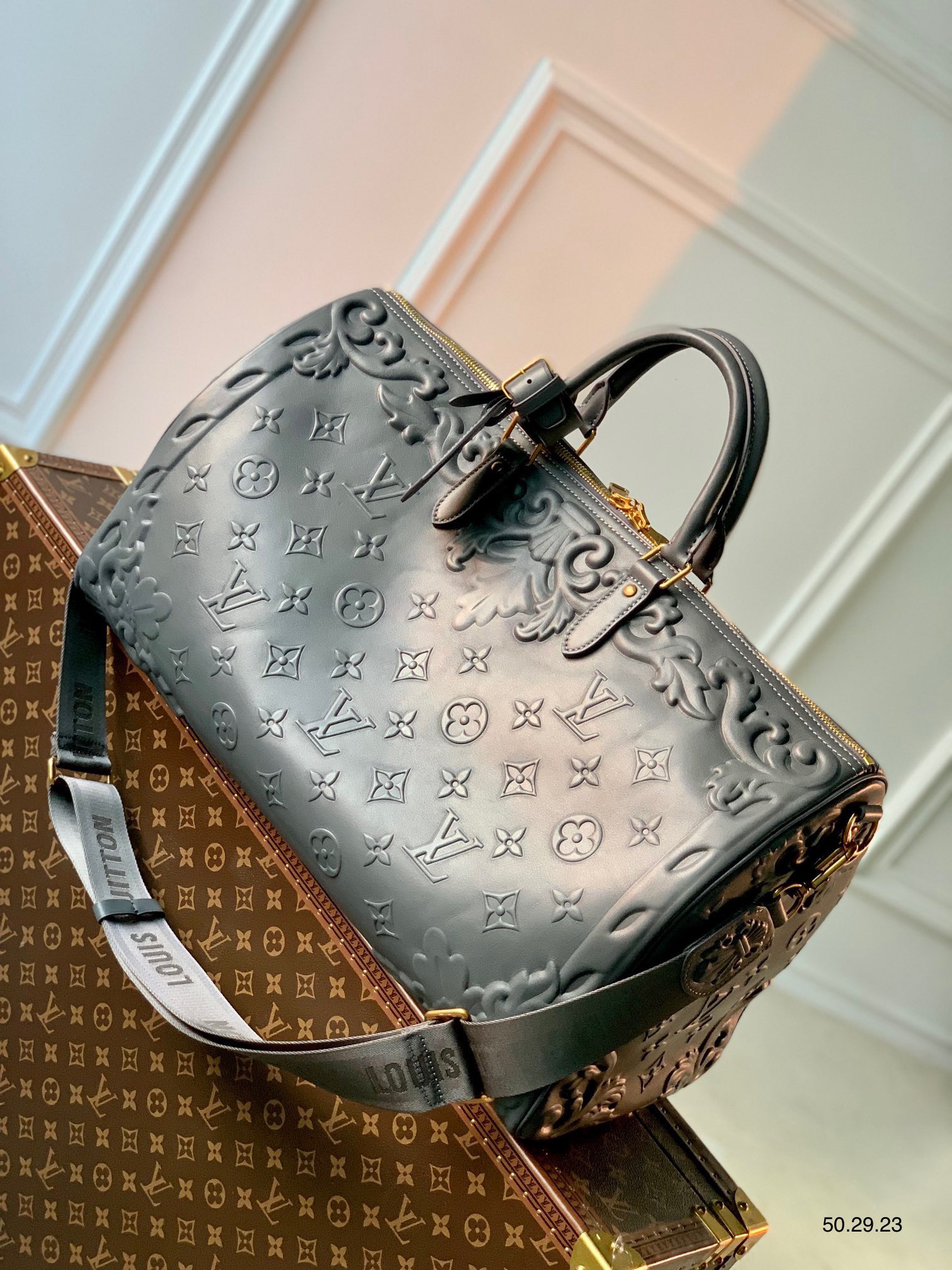 z4371876272199 cb935c82b4bb16538b30ed21bec0c346 - T&uacute;i x&aacute;ch nam Louis Vuitton Si&ecirc;u Cấp TXNLV3200