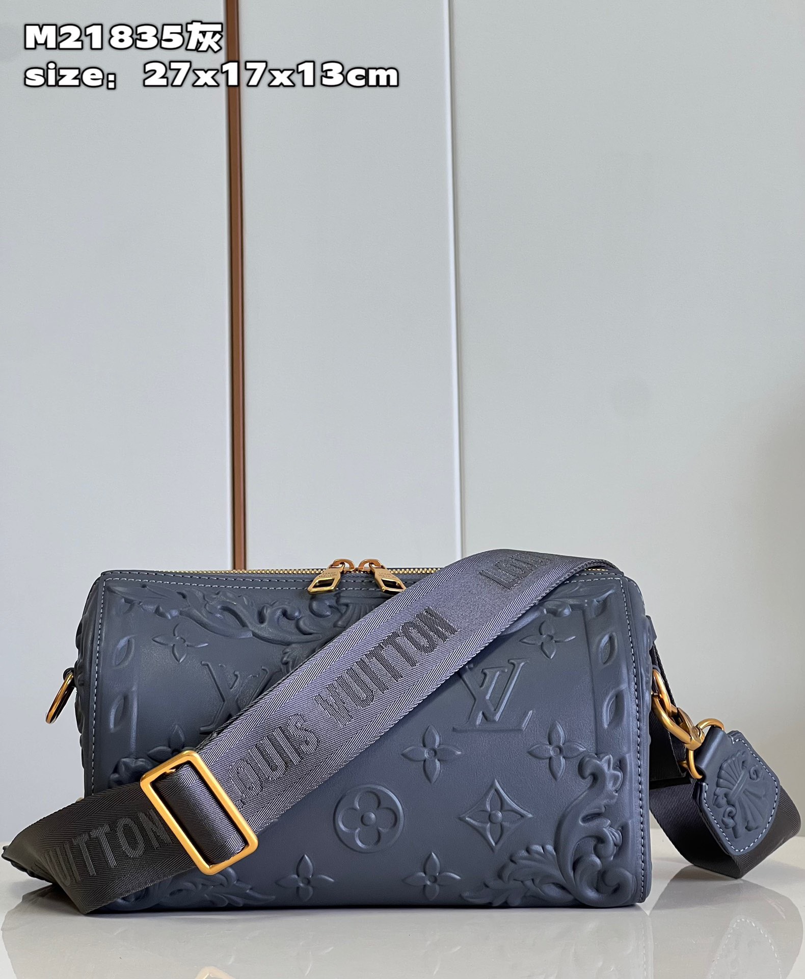 z4385934186298 9b7c1eac9a2728bbb98202d549e19f01 - T&uacute;i x&aacute;ch nam Louis Vuitton Si&ecirc;u Cấp TXNLV3201