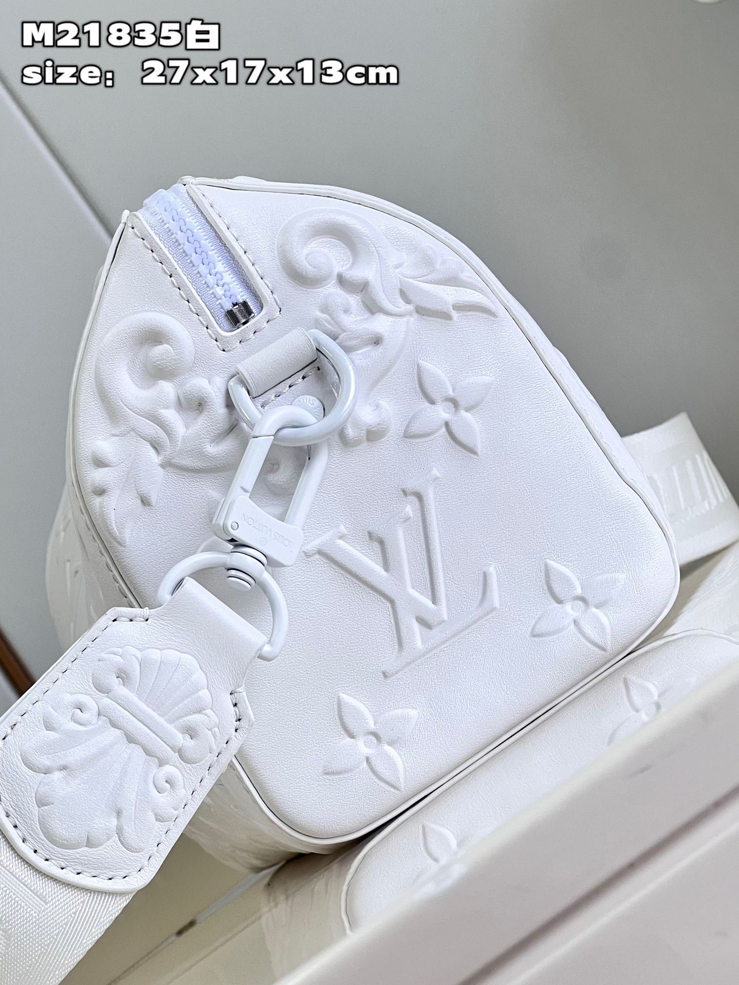 z4385934460249 e1dc5b81dc2743bb8fa659f11e95f210 - T&uacute;i x&aacute;ch nam Louis Vuitton Si&ecirc;u Cấp TXNLV3202
