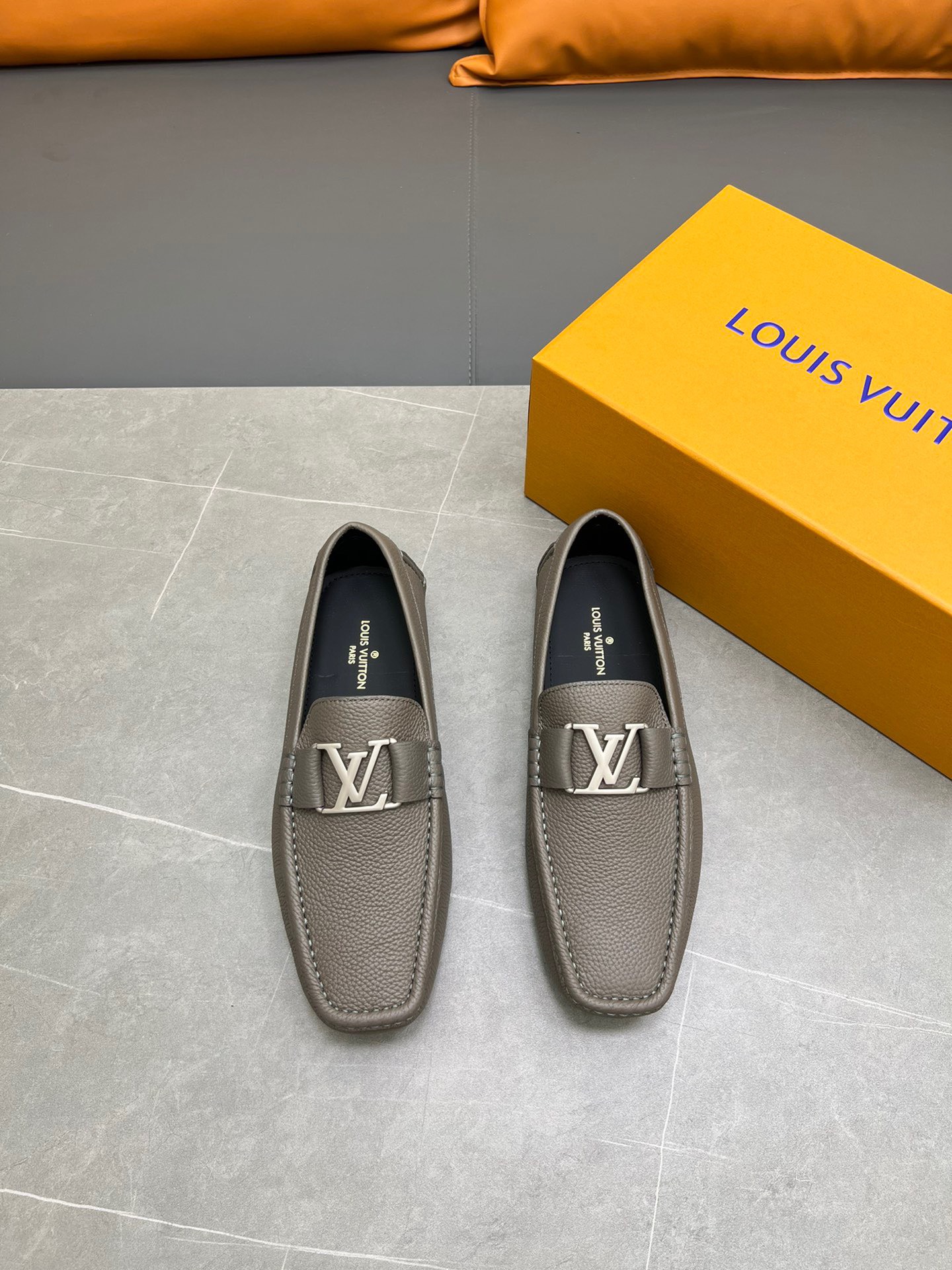 z4414394002192 9bcdb126fd31a30b115dbf408707d47c - Giày Nam Louis Vuitton Siêu Cấp GNLV3213 z4414394002192 9bcdb126fd31a30b115dbf408707d47c - Giày Nam Louis Vuitton Siêu Cấp GNLV3213