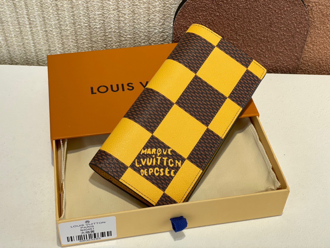 z4951125161635 32cafc77918eacf4b31b21964a199f08 - V&iacute; nam Louis Vuitton Si&ecirc;u Cấp TXNLV3348