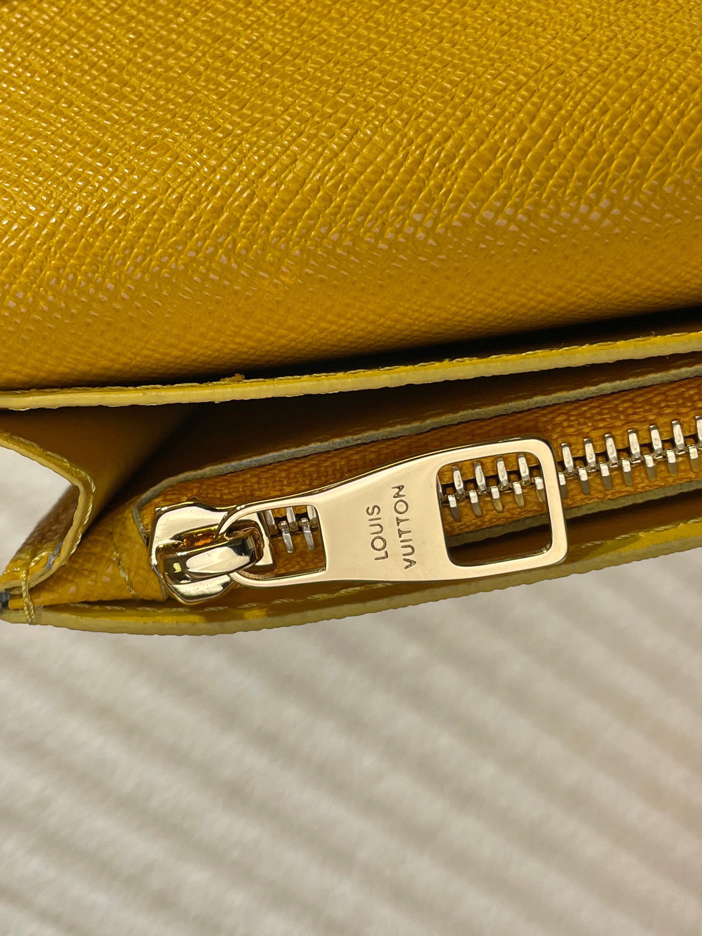 z4951125184067 fafbce0a5208af51a2e6be0206493c71 - V&iacute; nam Louis Vuitton Si&ecirc;u Cấp TXNLV3348